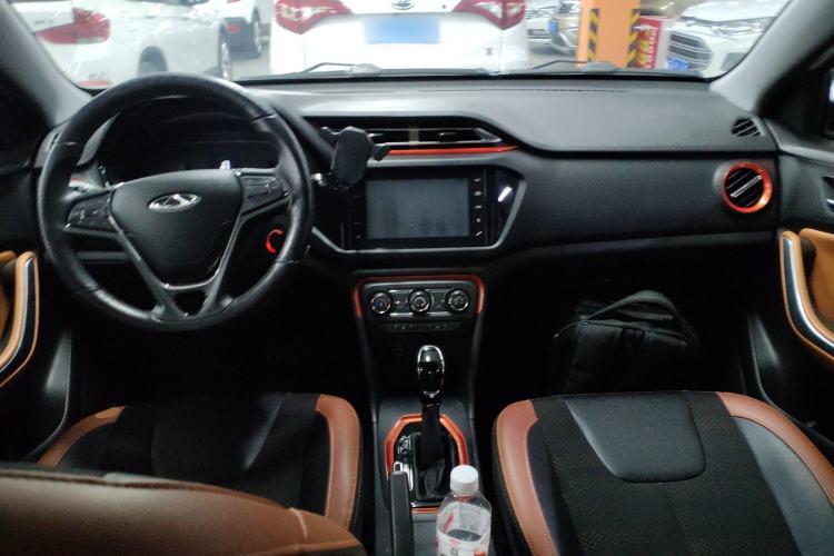 Used Chery Tiggo 3X 2017 1.5L Automatic Fashion Edition Center Console