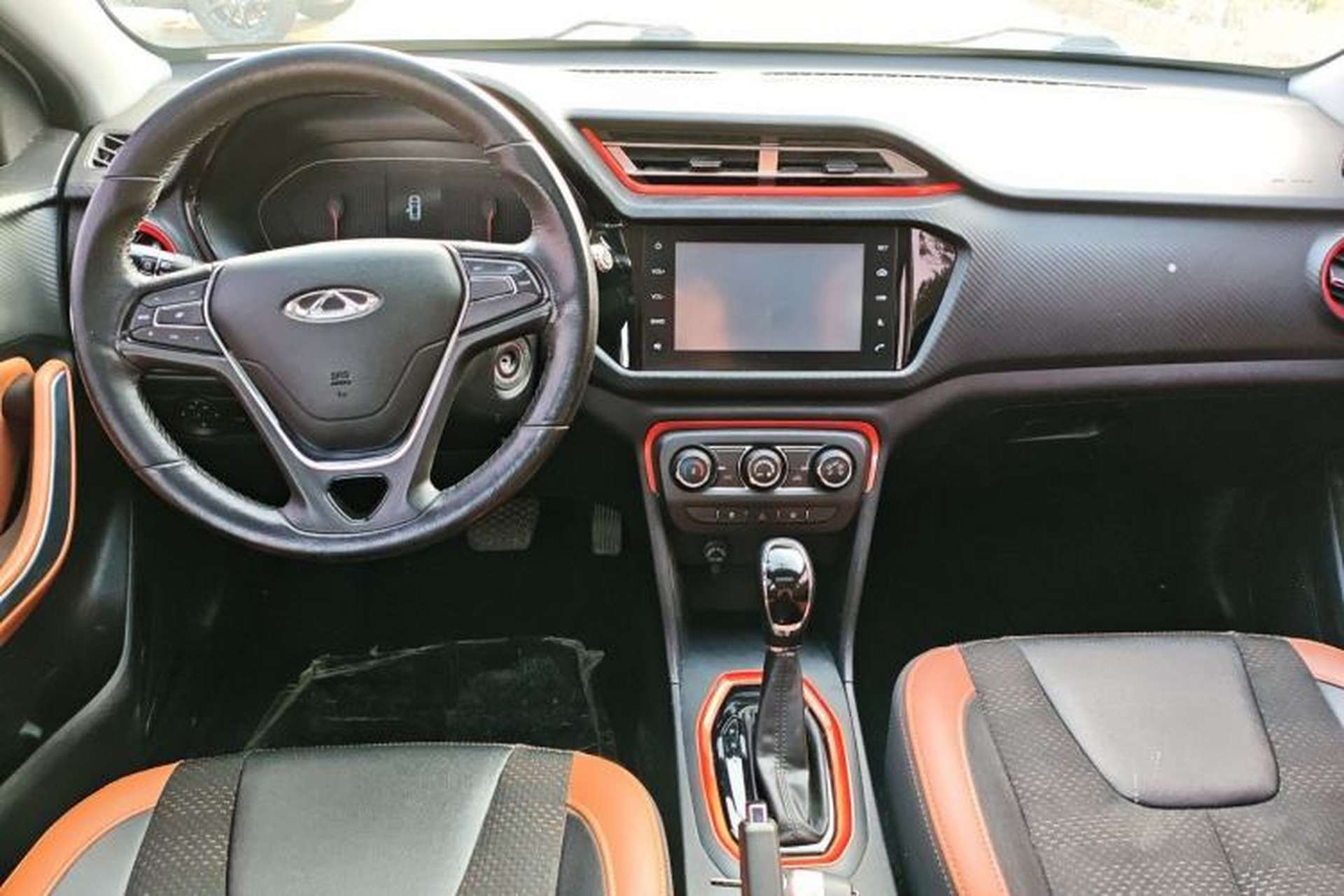 Used Chery Tiggo 3X 2017 1.5L Automatic Luxury Edition Center Console