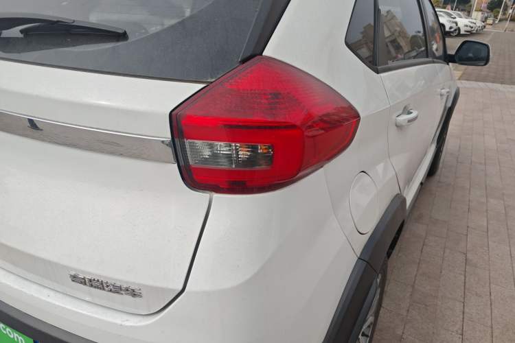 Used Chery Tiggo 3X 2017 1.5L Automatic Fashion Edition Exterior 3