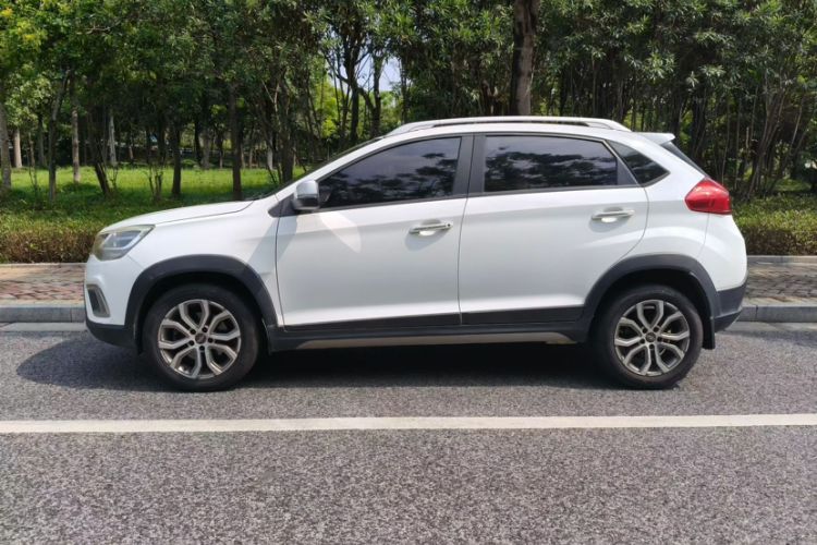 Used Chery Tiggo 3X 2017 1.5L Automatic Fashion Edition Exterior 3