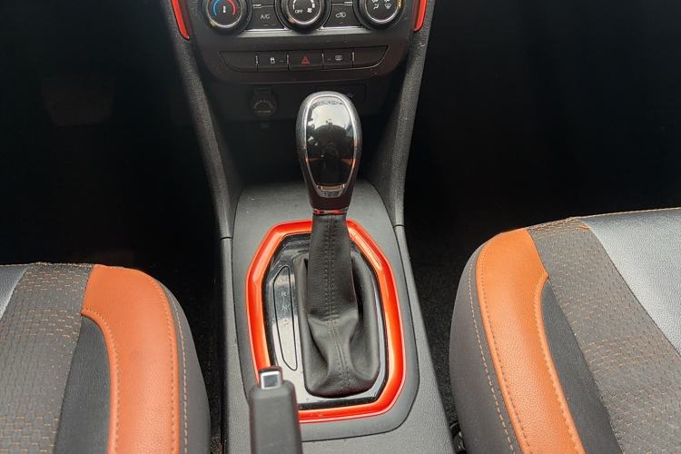 Used Chery Tiggo 3X 2017 1.5L Automatic Fashion Edition Gear Lever