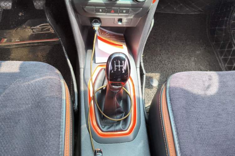 Used Chery Tiggo 3X 2017 1.5L Manual Fashion Edition Gear Lever