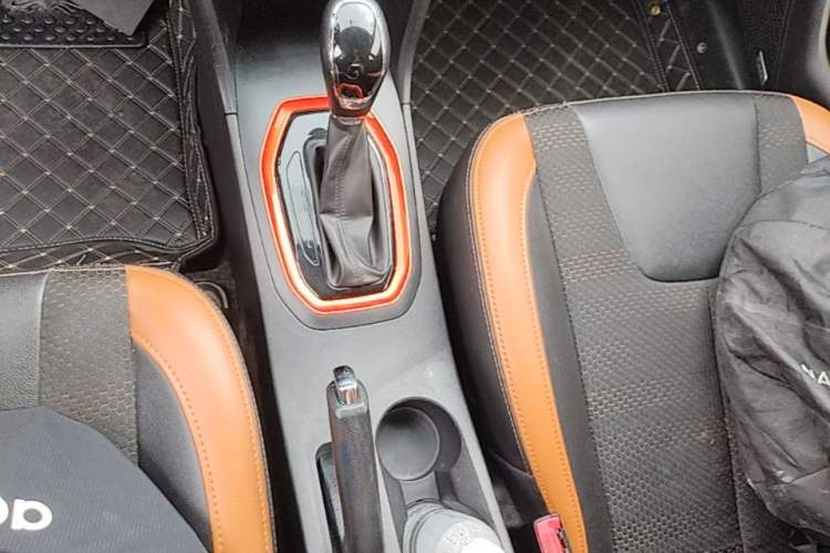 Used Chery Tiggo 3X 2017 1.5L Automatic Fashion Edition Gear Lever