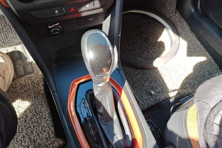 Used Chery Tiggo 3X 2017 1.5L Automatic Fashion Edition Gear Lever