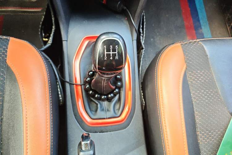Used Chery Tiggo 3X 2017 1.5L Manual Luxury Edition Gear Lever