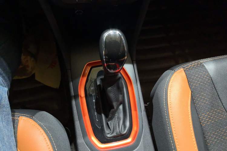 Used Chery Tiggo 3X 2017 1.5L Automatic Fashion Edition Gear Lever