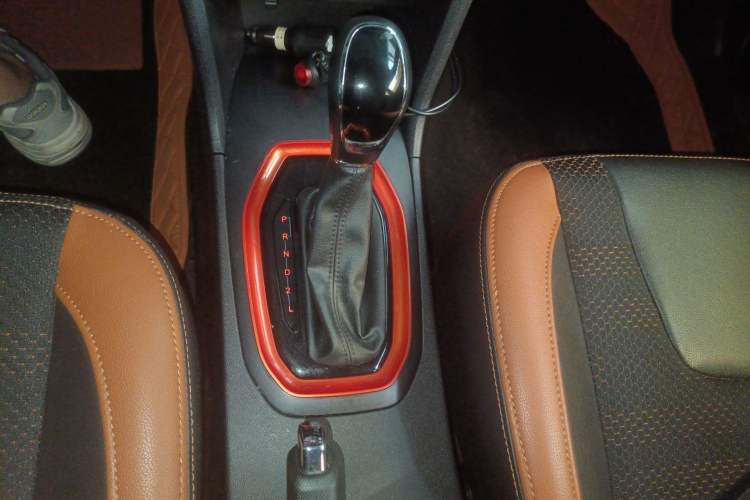 Used Chery Tiggo 3X 2017 1.5L Automatic Fashion Edition Gear Lever