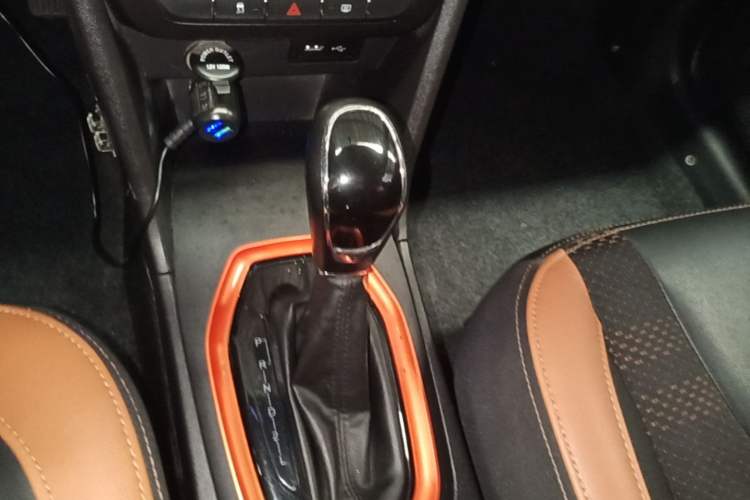 Used Chery Tiggo 3X 2017 1.5L Automatic Luxury Edition Gear Lever