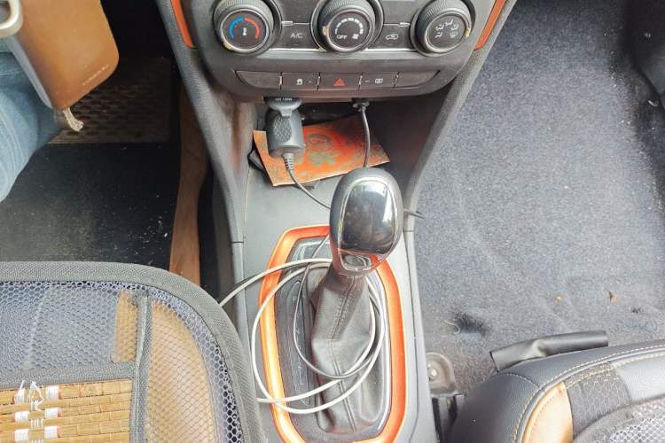 Used Chery Tiggo 3X 2017 1.5L Automatic Luxury Edition Gear Lever