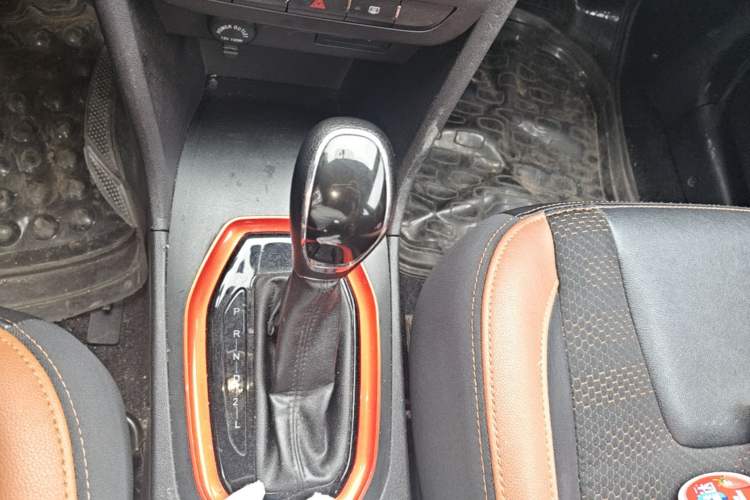 Used Chery Tiggo 3X 2017 1.5L Automatic Fashion Edition Gear Lever