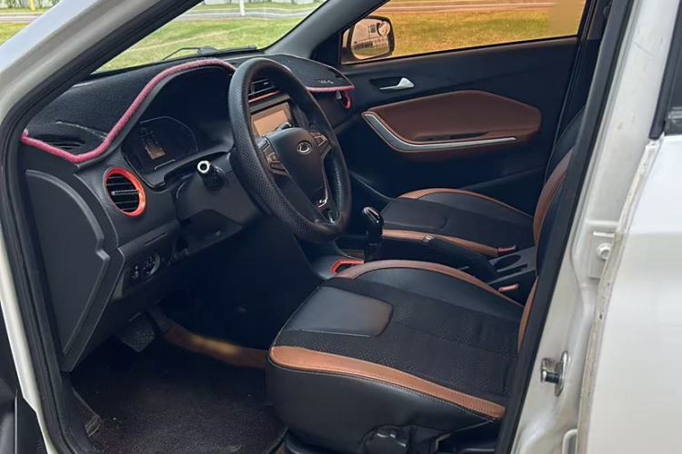 Used Chery Tiggo 3X 2017 1.5L Automatic Fashion Edition Interior 2