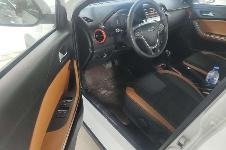 Used Chery Tiggo 3X 2017 1.5L Automatic Fashion Edition Interior 2