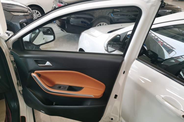 Used Chery Tiggo 3X 2017 1.5L Automatic Urban Leading Edition Interior 5