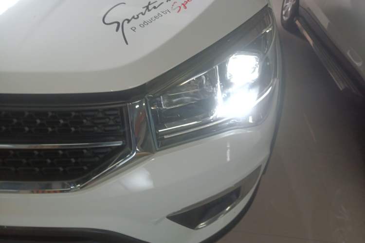 Used Chery Tiggo 3X 2017 1.5L Automatic Fashion Edition Left Front Headlight