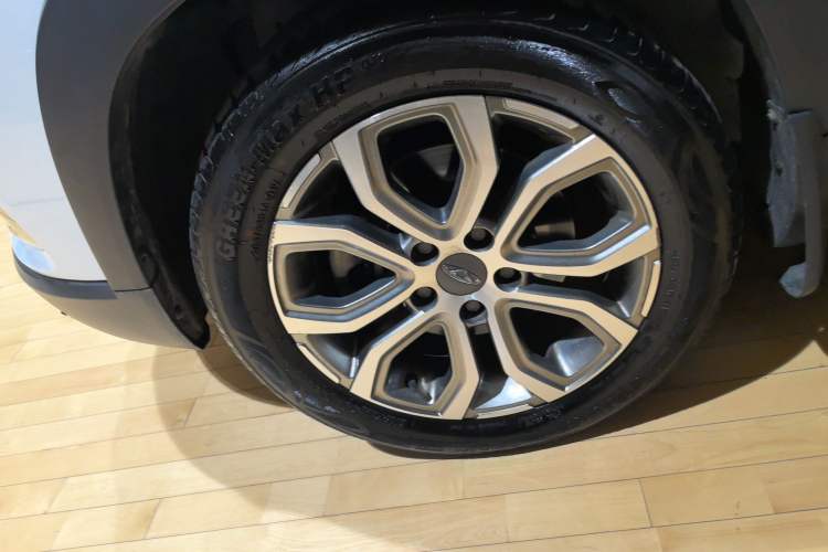 Used Chery Tiggo 3X 2017 1.5L Automatic Fashion Edition Left Front Wheel Hub