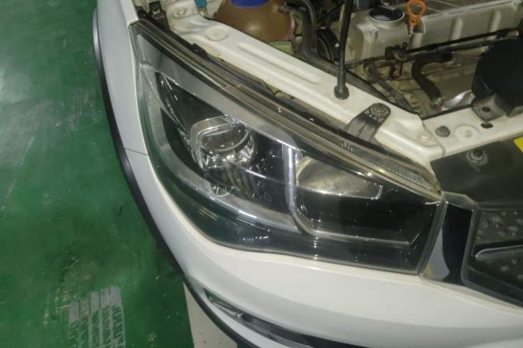 Used Chery Tiggo 3X 2017 1.5L Automatic Luxury Edition Right Front Headlight