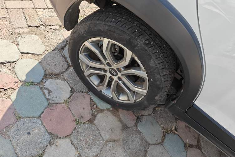 Used Chery Tiggo 3X 2017 1.5L Automatic Fashion Edition Right Rear Wheel Hub