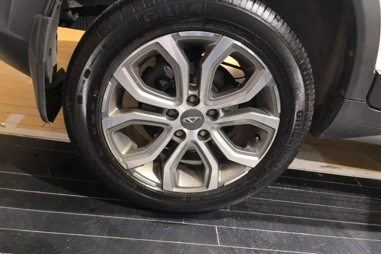 Used Chery Tiggo 3X 2017 1.5L Automatic Fashion Edition Right Rear Wheel Hub