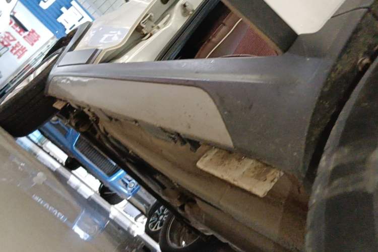 Used Chery Tiggo 3X 2017 1.5L Manual Comfort Edition Right Side Sill