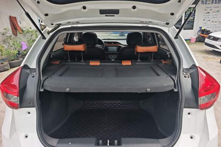 Used Chery Tiggo 3X 2017 1.5L Automatic Luxury Edition Trunk