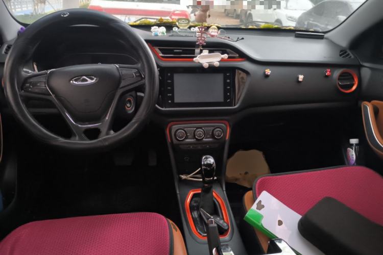 Used Chery Tiggo 3X 2017 1.5L Automatic Fashion Edition Center Console