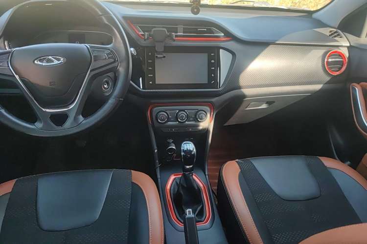 Used Chery Tiggo 3X 2017 1.5L Manual Luxury Edition Center Console