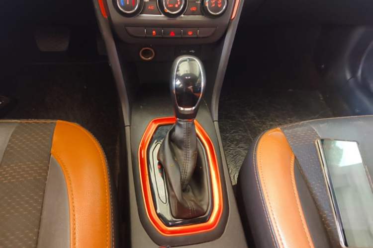 Used Chery Tiggo 3X 2017 1.5L Automatic Fashion Edition Gear Lever