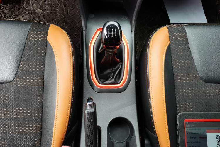 Used Chery Tiggo 3X 2017 1.5L Manual Fashion Edition Gear Lever