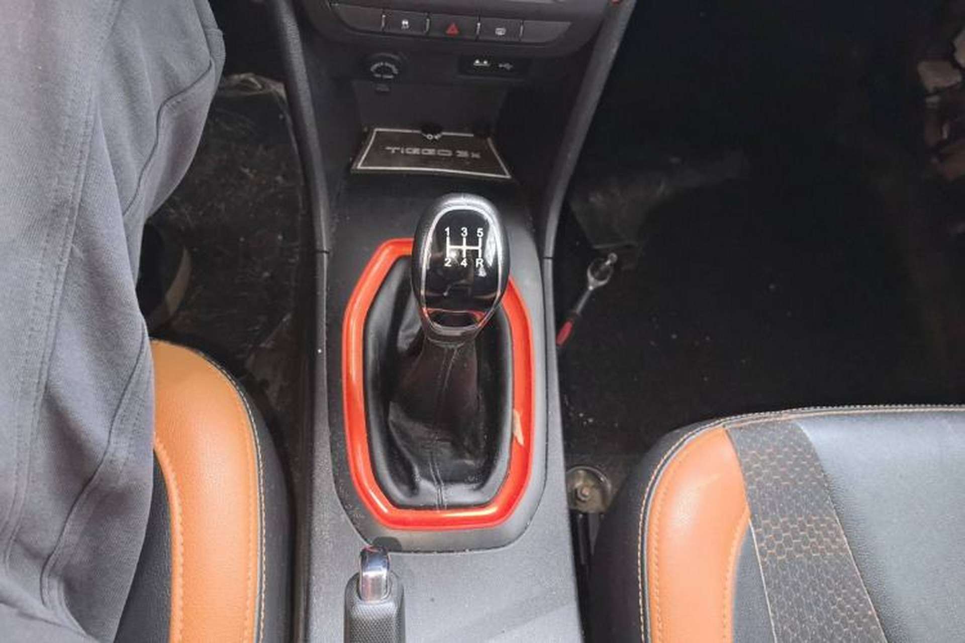 Used Chery Tiggo 3X 2017 1.5L Manual Luxury Edition Gear Lever
