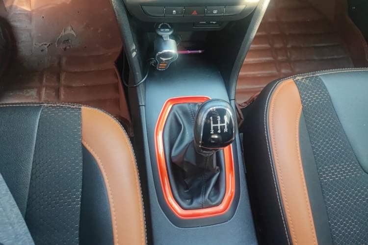 Used Chery Tiggo 3X 2017 1.5L Manual Luxury Edition Gear Lever