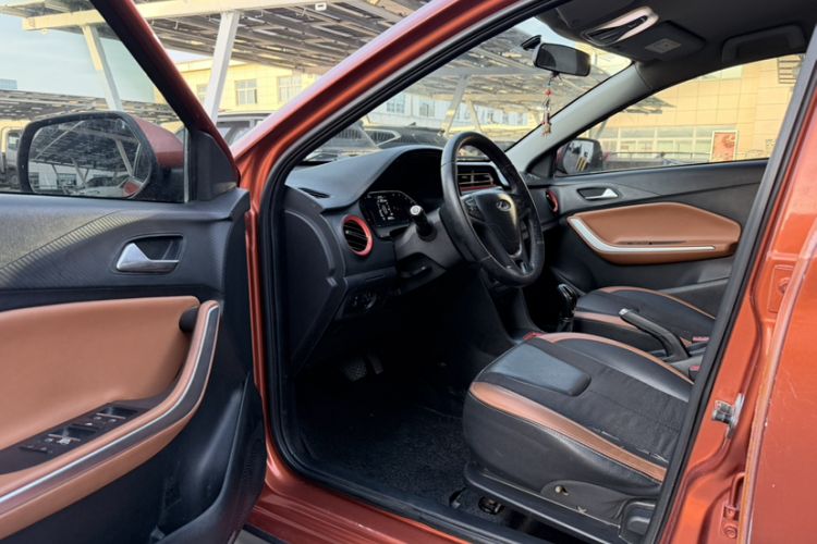 Used Chery Tiggo 3X 2017 1.5L Automatic Fashion Edition Interior 2