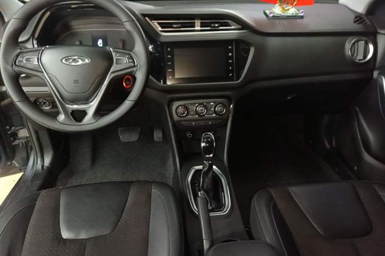 Used Chery Tiggo 3X 2018 1.5L Automatic Elite Edition Center Console