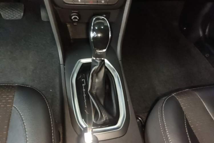 Used Chery Tiggo 3X 2018 1.5L Automatic Elite Edition Gear Lever
