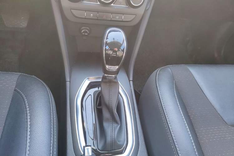 Used Chery Tiggo 3X 2018 1.5L Automatic Elite Edition Gear Lever