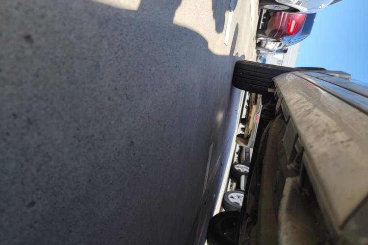 Used Chery Tiggo 3X 2018 1.5L Automatic Elite Edition Right Side Sill