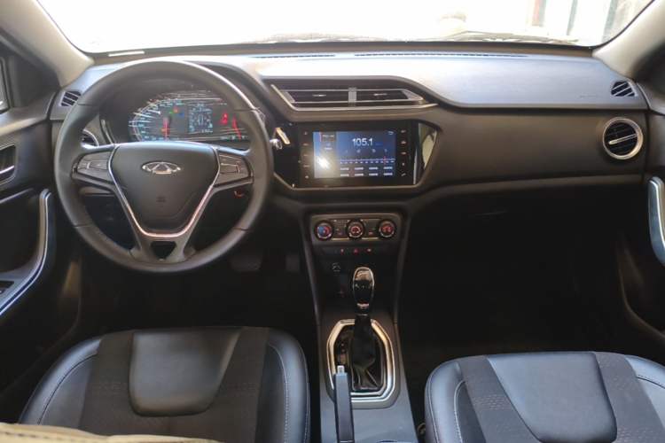 Used Chery Tiggo 3X 2018 1.5L Automatic Elite Edition Center Console