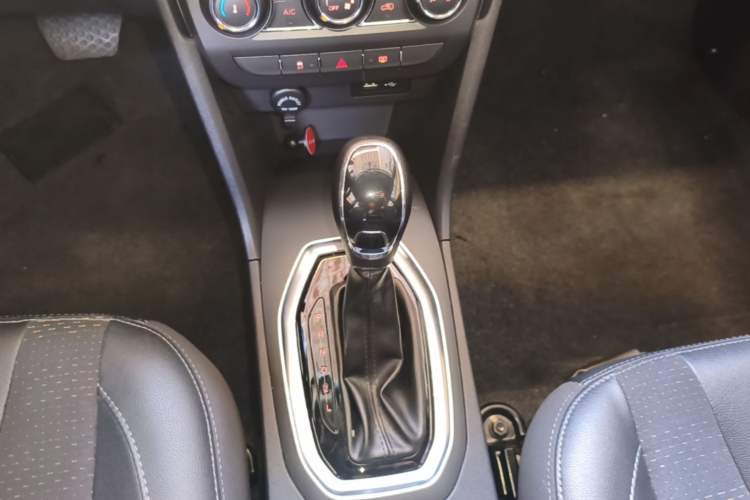 Used Chery Tiggo 3X 2018 1.5L Automatic Elite Edition Gear Lever