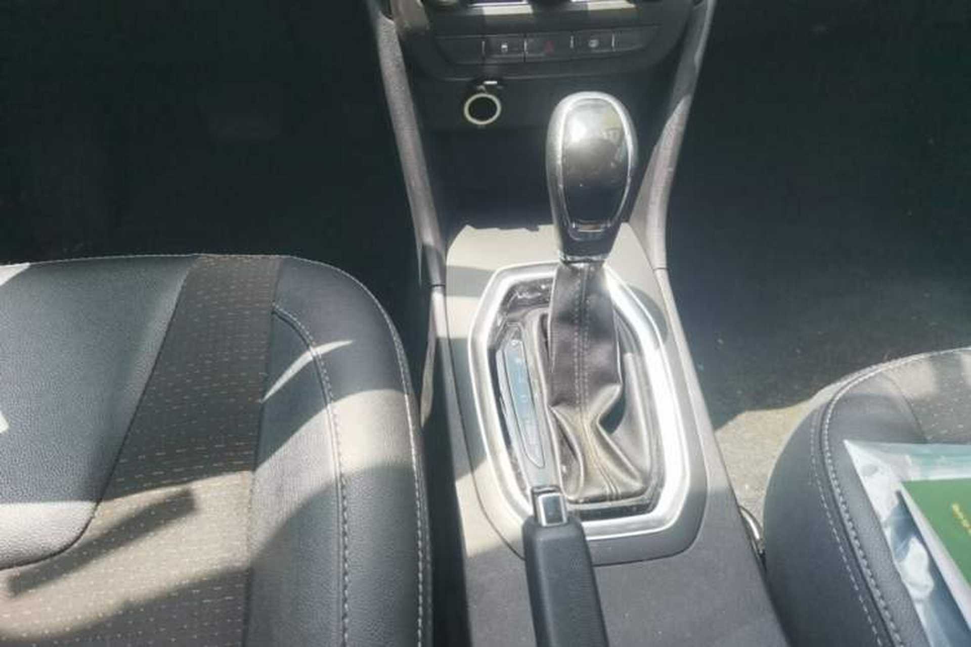 Used Chery Tiggo 3X 2018 1.5L Automatic Elite Edition Gear Lever