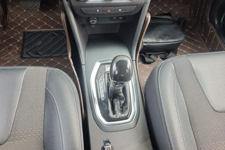 Used Chery Tiggo 3X 2018 1.5L Automatic Elite Edition Gear Lever