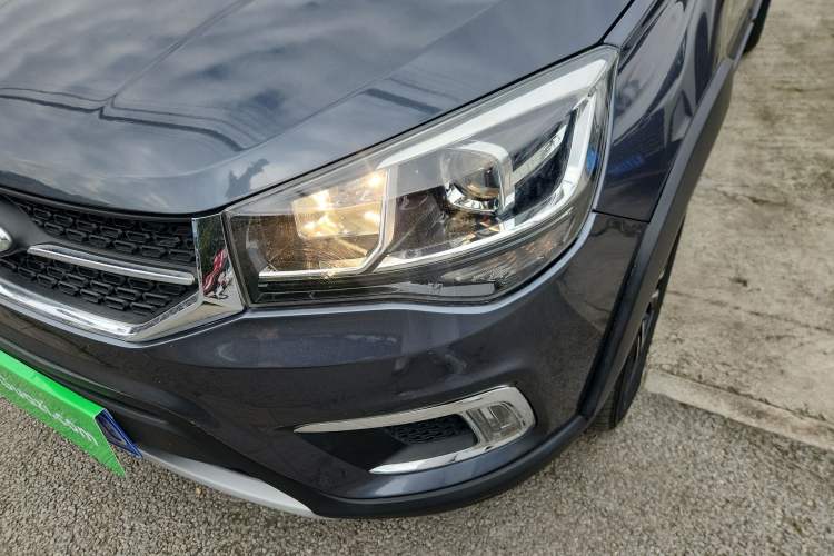 Used Chery Tiggo 3X 2018 1.5L Manual Elite Edition Left Front Headlight