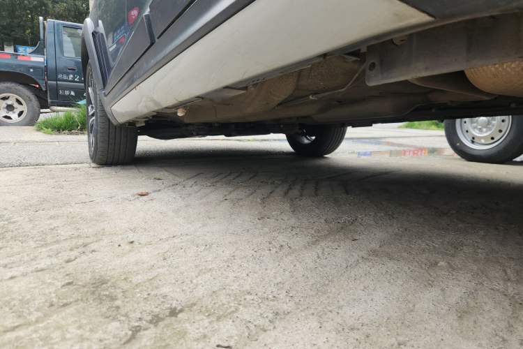 Used Chery Tiggo 3X 2018 1.5L Manual Elite Edition Left Side Sill
