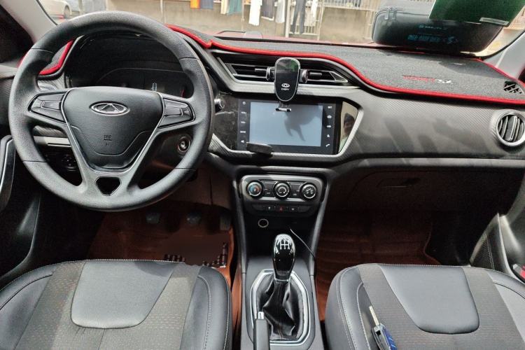 Used Chery Tiggo 3X 2018 1.5L Manual Elite Edition Center Console