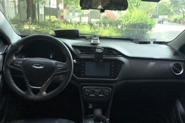 Used Chery Tiggo 3X 2018 1.5L Manual Elite Edition Center Console