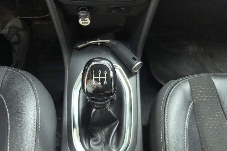 Used Chery Tiggo 3X 2018 1.5L Manual Elite Edition Gear Lever