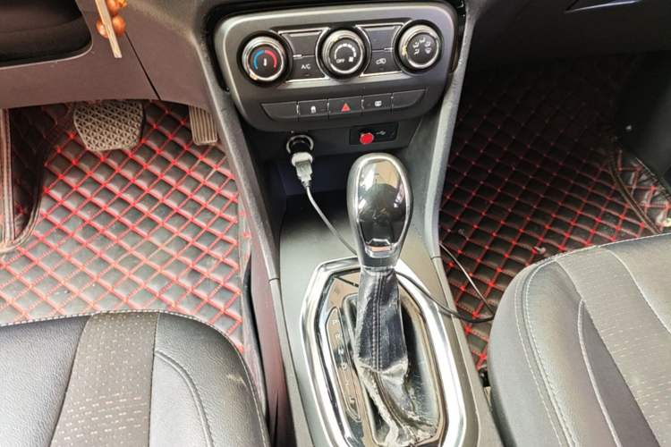 Used Chery Tiggo 3X 2018 1.5L Automatic Elite Edition Gear Lever