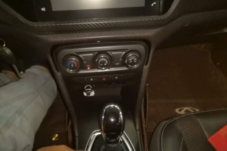 Used Chery Tiggo 3X 2018 1.5L Automatic Elite Edition Gear Lever