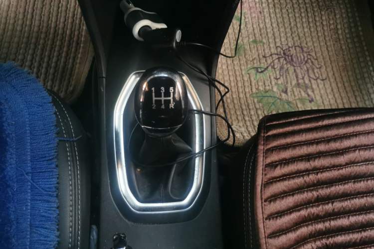 Used Chery Tiggo 3X 2018 1.5L Manual Comfort Edition Gear Lever