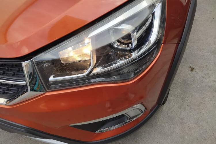 Used Chery Tiggo 3X 2018 1.5L Automatic Elite Edition Left Front Headlight