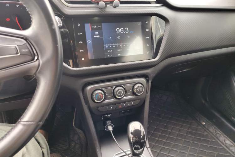 Used Chery Tiggo 3X 2018 1.5L Automatic Elite Edition Audio And AC Panel