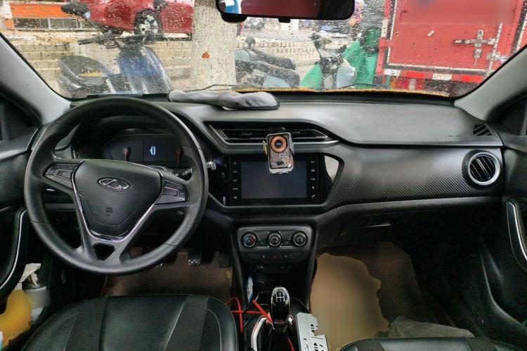 Used Chery Tiggo 3X 2018 1.5L Manual Elite Edition Center Console